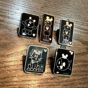 Set of 5 RARE DISNEY 2008 Hidden Mickey Family/Pets With Mouse Ears Series Pins
